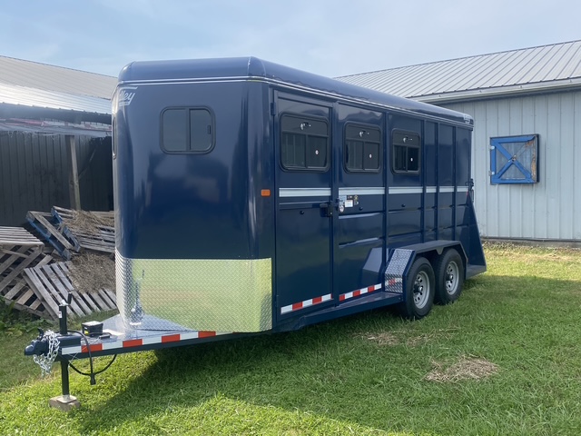 Navy 3-horse slant trailer available for rent in Canal Winchester, OH